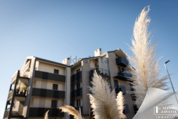 appartamento in vendita a Paese in zona Castagnole