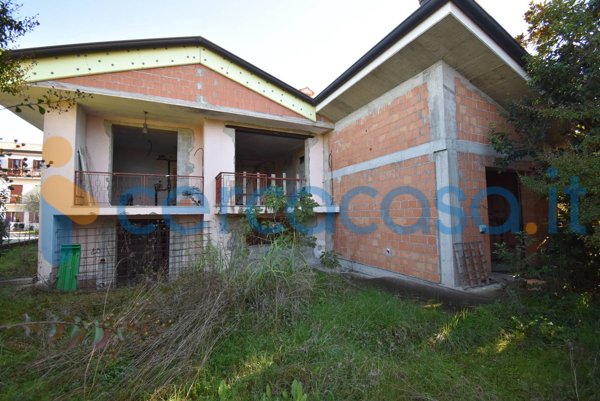 casa indipendente in vendita a Paese in zona Castagnole