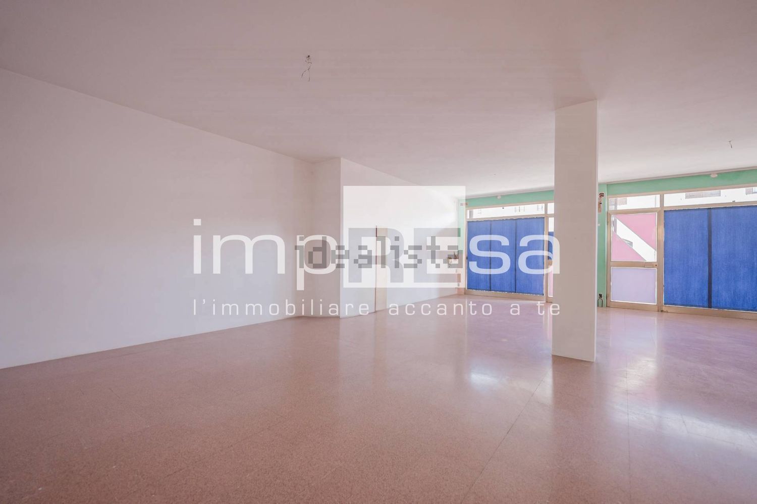 locale commerciale in vendita a Paese in zona Postioma