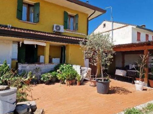 casa semindipendente in vendita a Paese