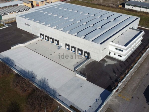 capannone in vendita a Paese