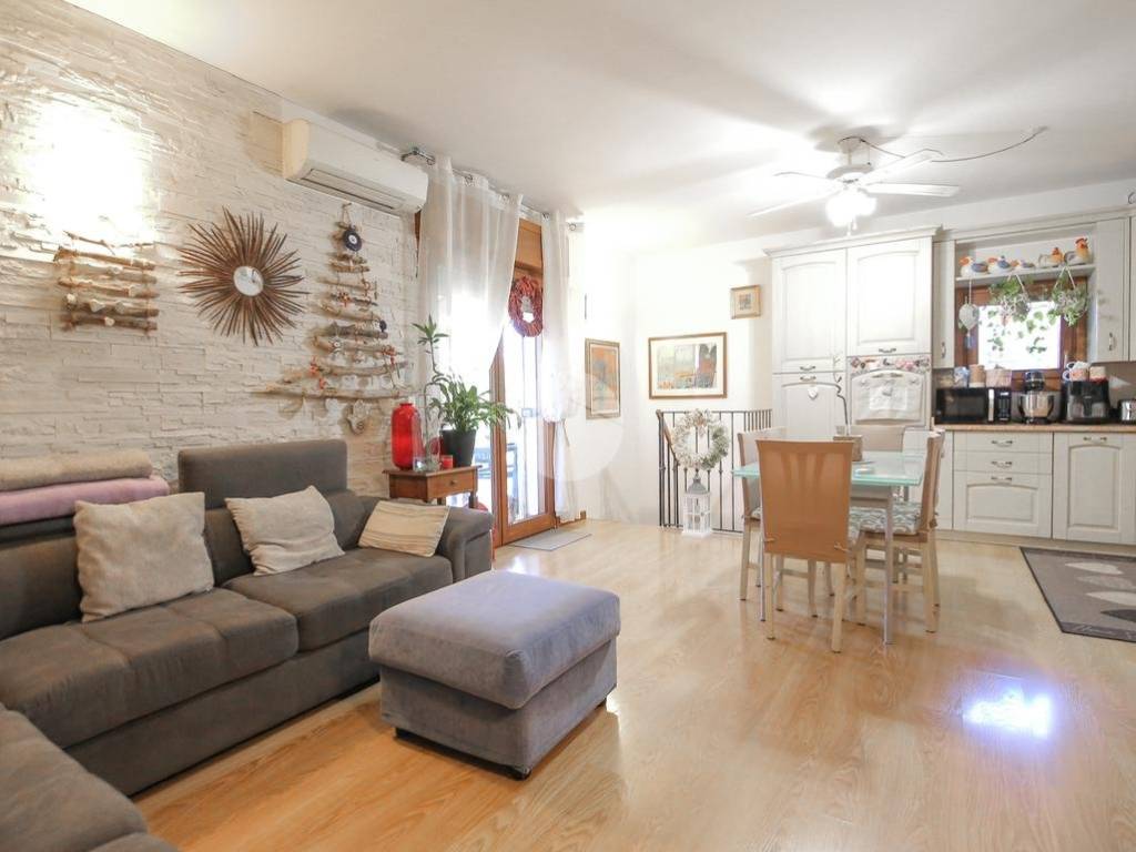 appartamento in vendita a Paese in zona Porcellengo