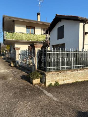 casa indipendente in vendita a Paese in zona Postioma