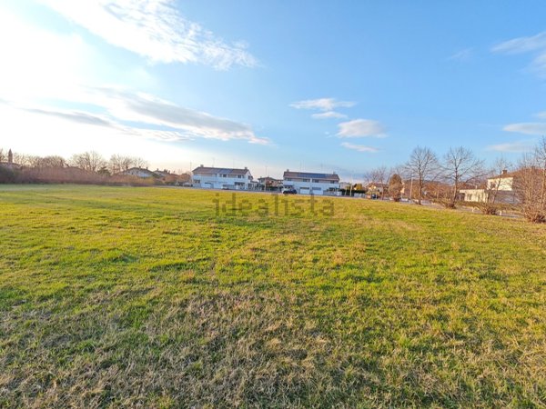 terreno edificabile in vendita a Paese in zona Padernello