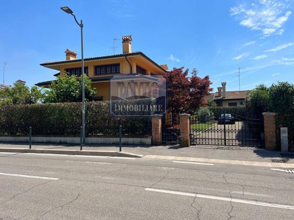 casa indipendente in vendita a Paese