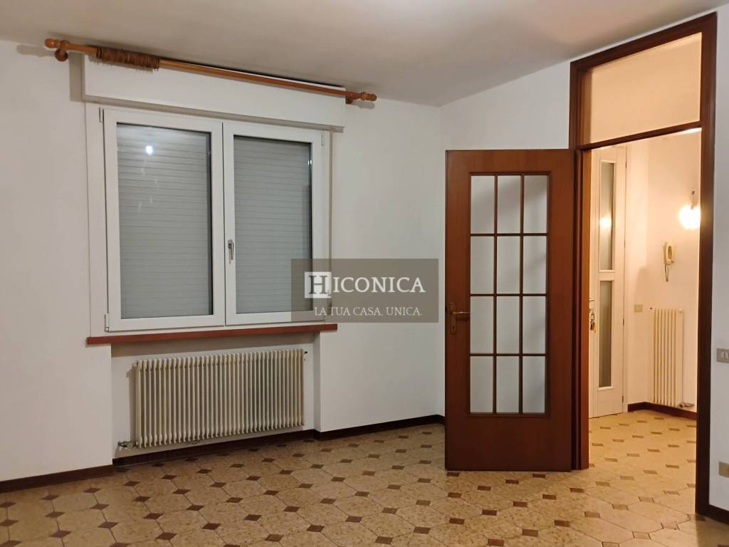 casa indipendente in vendita a Paese in zona Castagnole