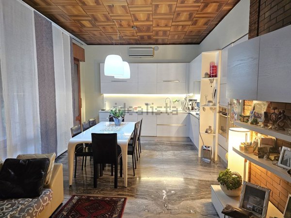 casa indipendente in vendita a Paese in zona Castagnole