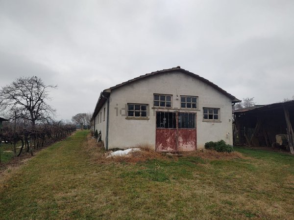 capannone in vendita a Paese