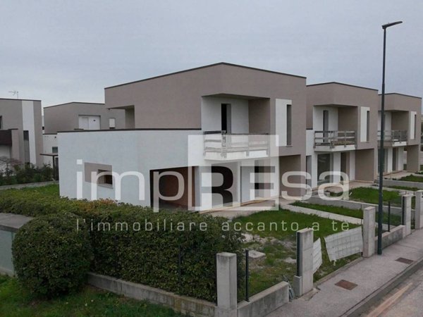 casa indipendente in vendita a Paese in zona Postioma