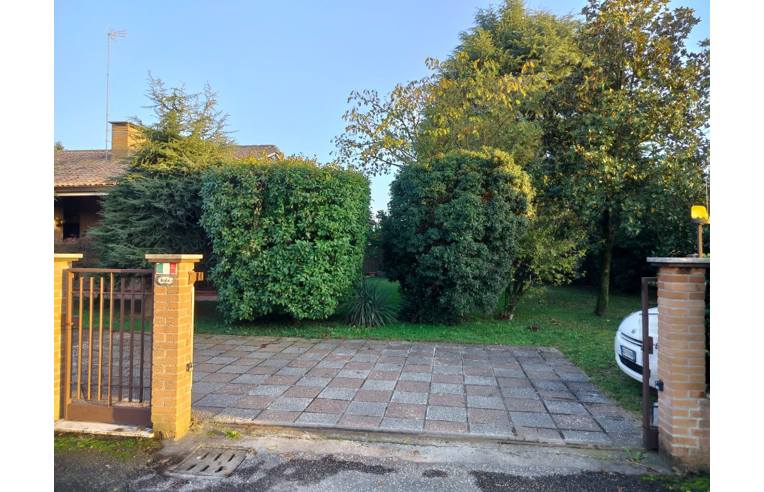 casa indipendente in vendita a Paese in zona Castagnole