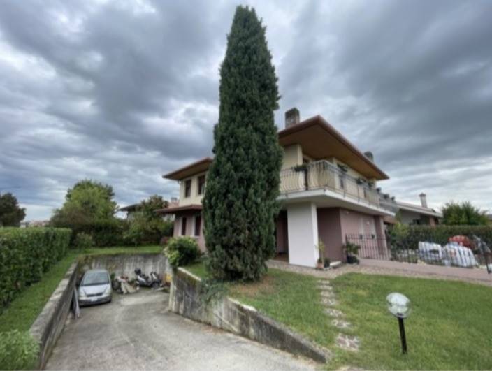 casa indipendente in vendita a Paese in zona Porcellengo