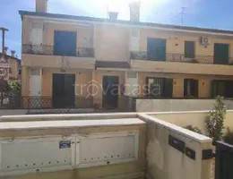 appartamento in vendita a Paese in zona Padernello