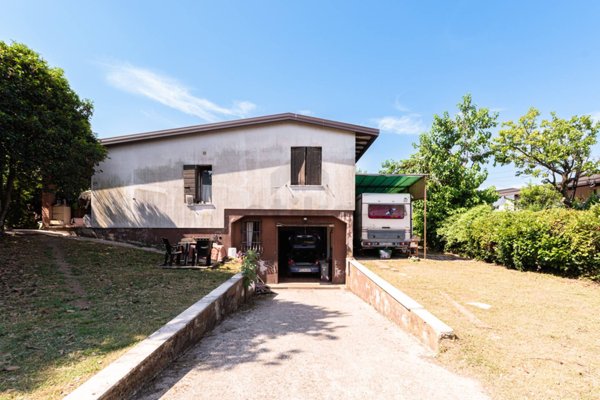 casa indipendente in vendita a Paese in zona Padernello