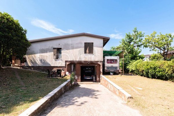 casa indipendente in vendita a Paese in zona Padernello