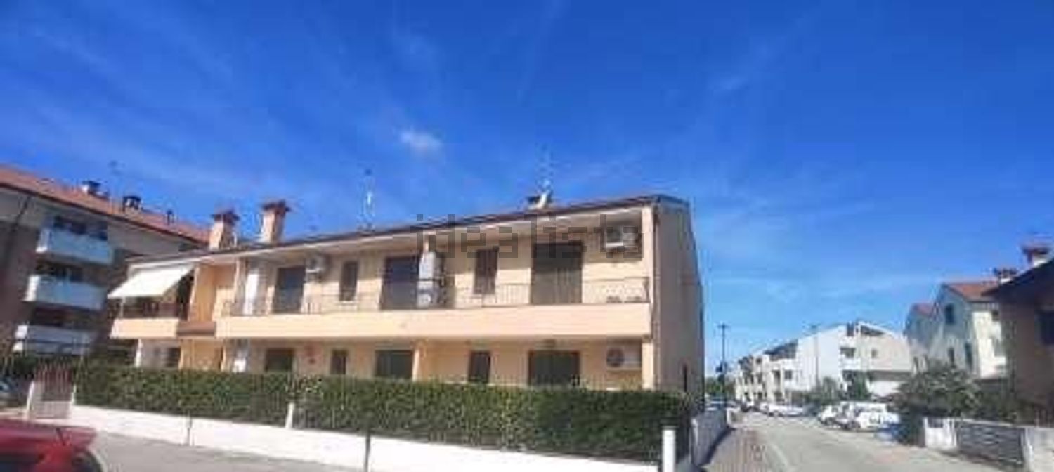 appartamento in vendita a Paese in zona Padernello