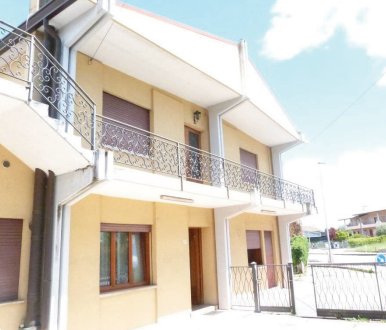 casa indipendente in vendita a Paese