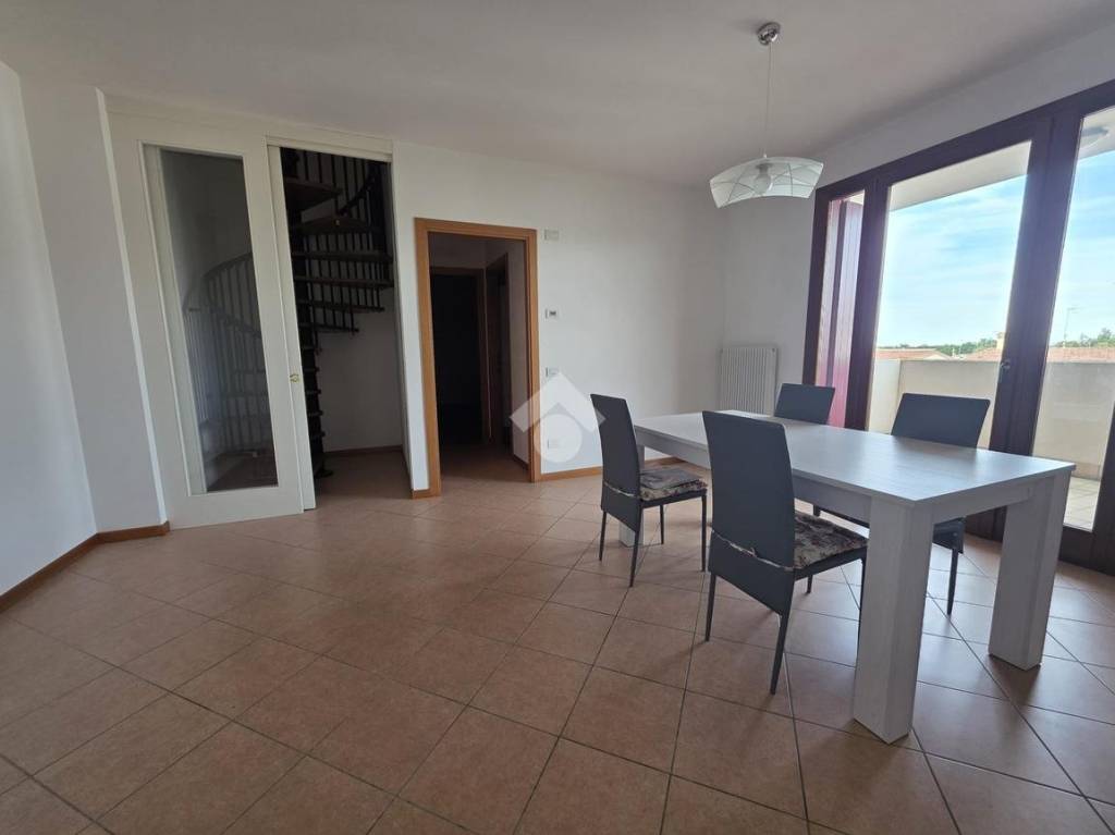 appartamento in vendita a Paese in zona Padernello