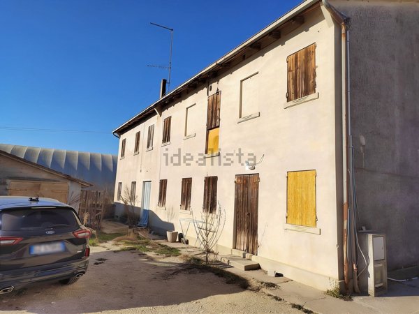 casa indipendente in vendita a Paese in zona Castagnole