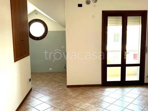 appartamento in vendita a Paese in zona Padernello