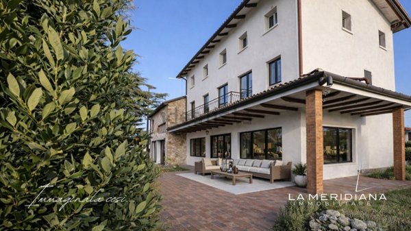 casa indipendente in vendita a Paese in zona Castagnole