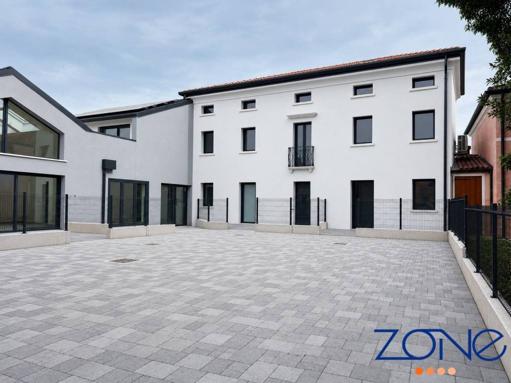 quadrivano in vendita a Paese in zona Castagnole