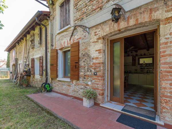 casa indipendente in vendita a Paese in zona Case Corrente