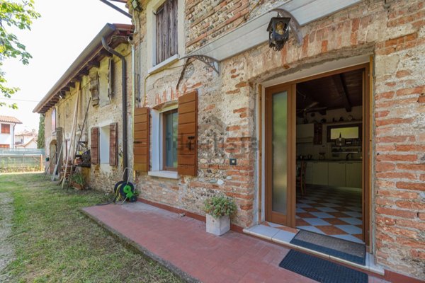 casa indipendente in vendita a Paese in zona Case Corrente