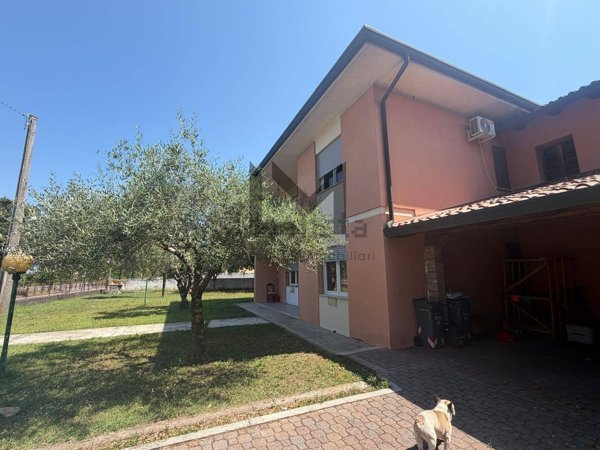 casa indipendente in vendita a Paese in zona Case Corrente