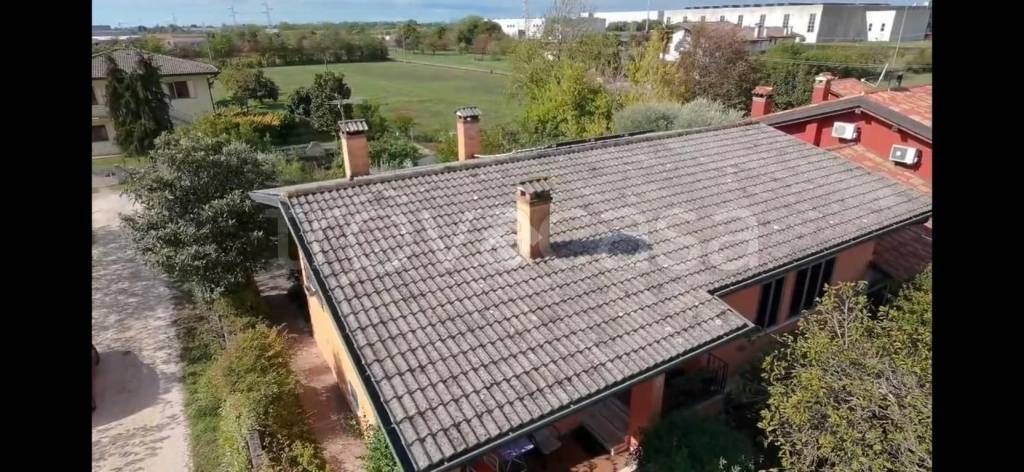 casa indipendente in vendita a Paese in zona Padernello