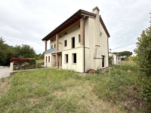 casa indipendente in vendita a Paese in zona Padernello