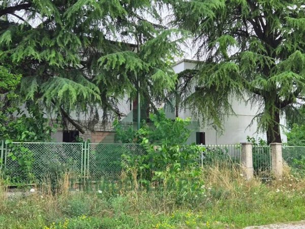 intera palazzina in vendita a Paese in zona Padernello