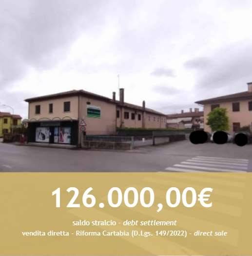locale commerciale in vendita a Paese