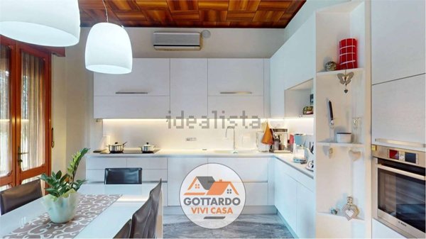 casa indipendente in vendita a Paese in zona Castagnole