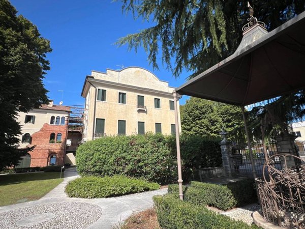 casa indipendente in vendita a Paese in zona Castagnole