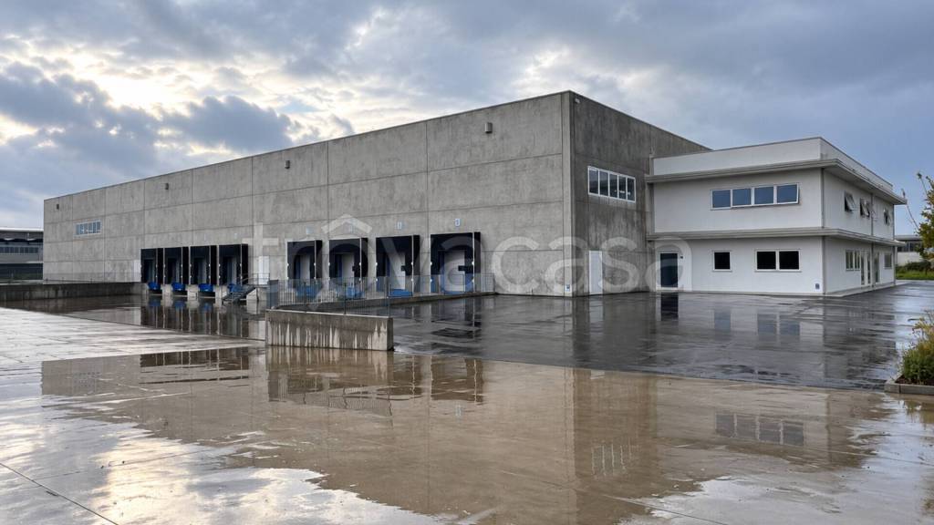 locale commerciale in vendita a Paese in zona Padernello