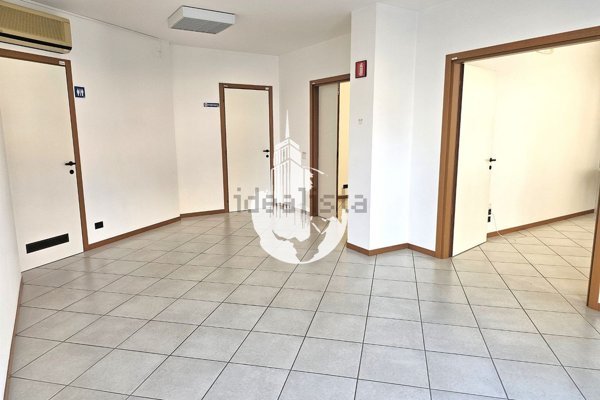 ufficio in vendita a Paese