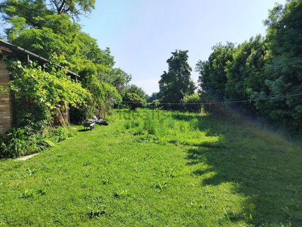 terreno in vendita a Paese in zona Padernello