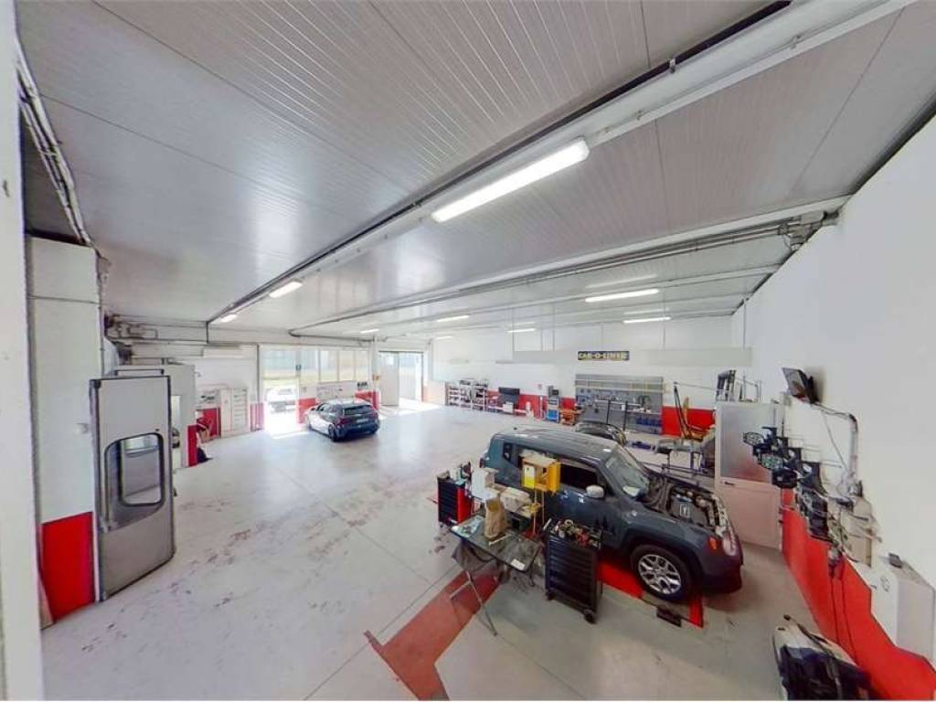 locale commerciale in vendita a Pederobba