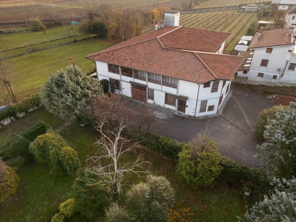 locale di sgombero in vendita a Pederobba in zona Levada