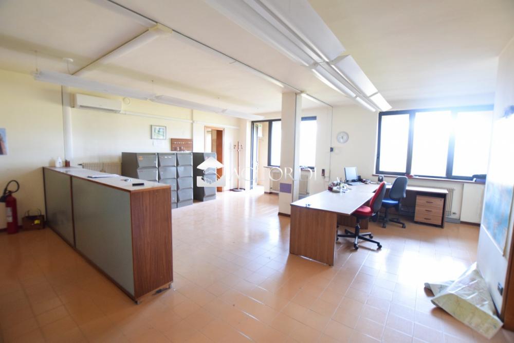 ufficio in vendita a Pederobba