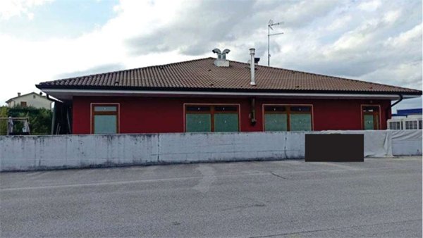 negozio in vendita a Pederobba