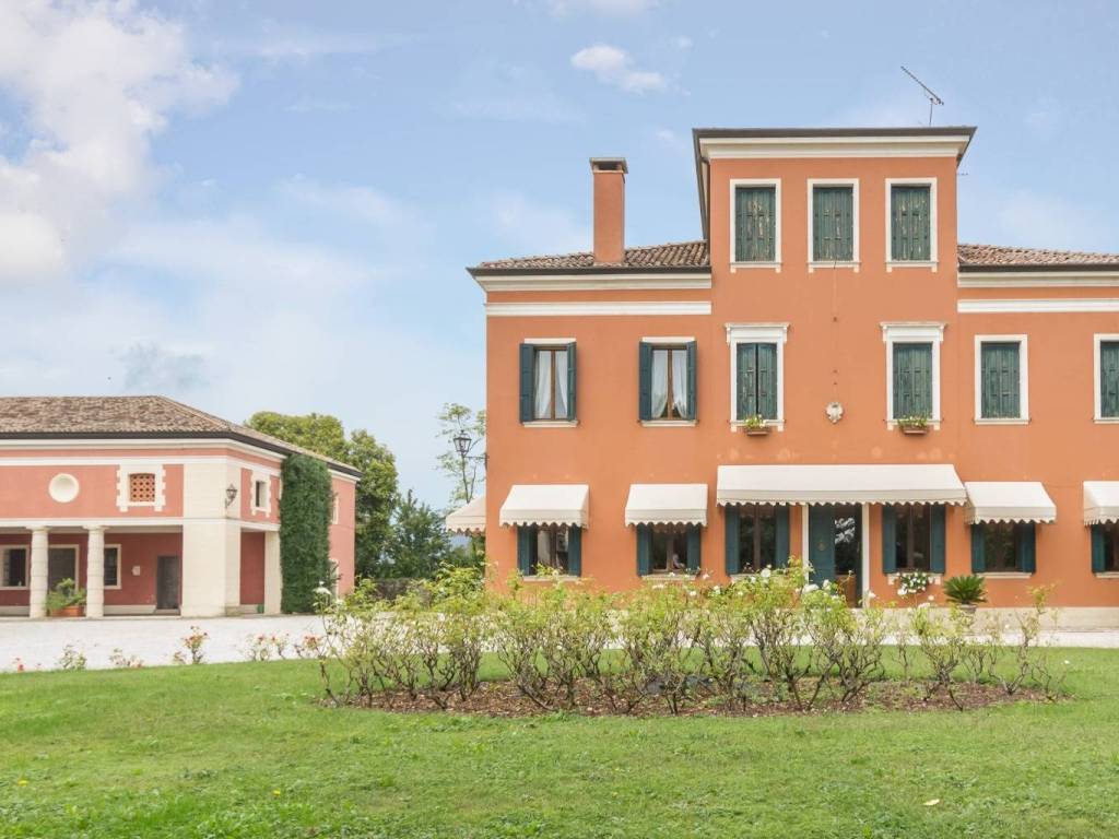 casa indipendente in vendita a Pederobba in zona Covolo