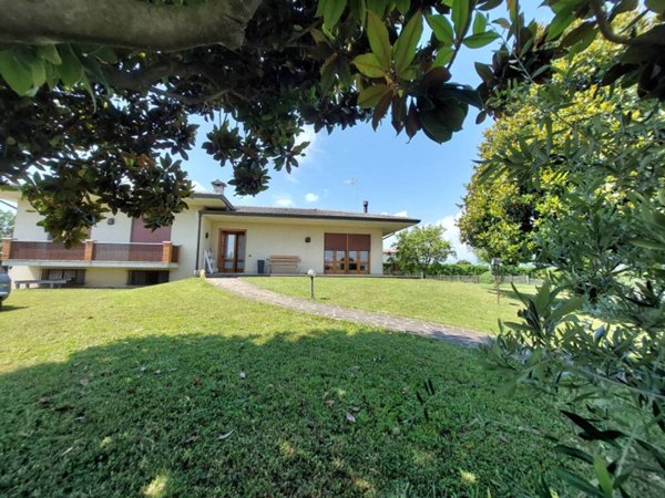 casa indipendente in vendita a Pederobba in zona Covolo
