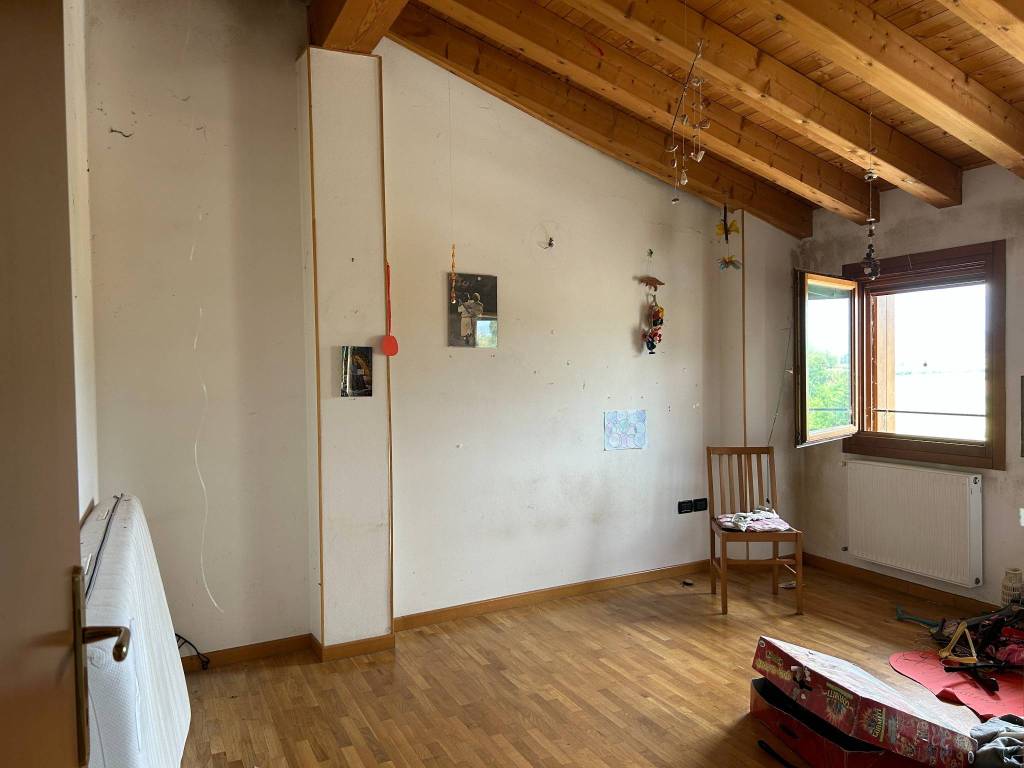 appartamento in vendita a Pederobba in zona Levada