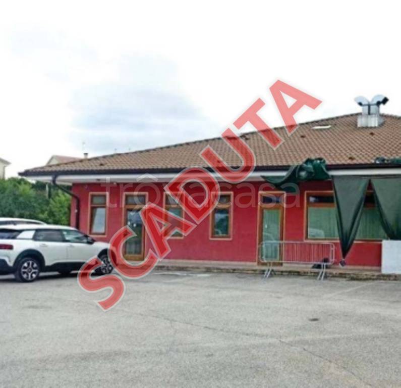 locale commerciale in vendita a Pederobba