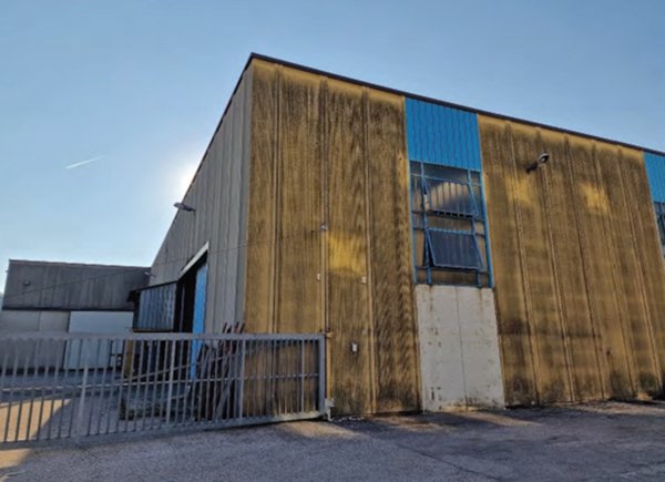 locale di sgombero in vendita a Pederobba