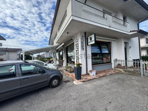 locale commerciale in vendita a Pederobba in zona Covolo