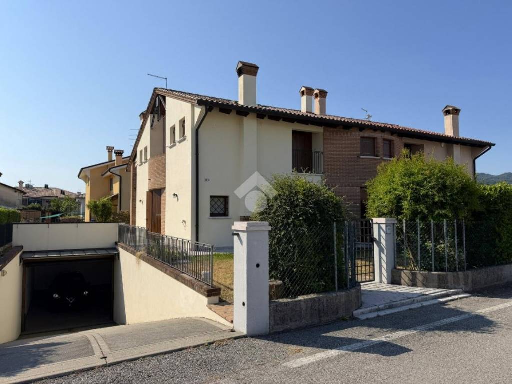casa indipendente in vendita a Pederobba