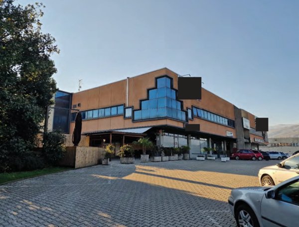 locale di sgombero in vendita a Pederobba