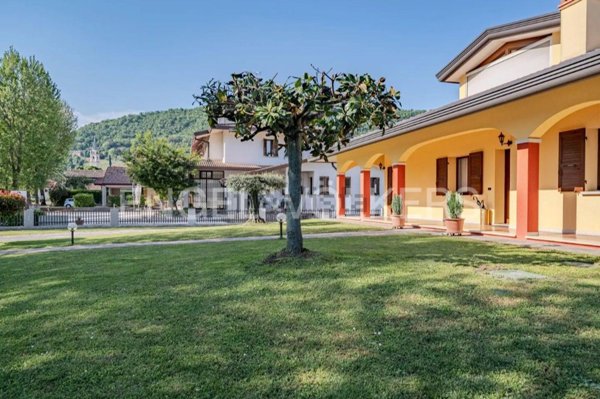 casa indipendente in vendita a Pieve di Soligo
